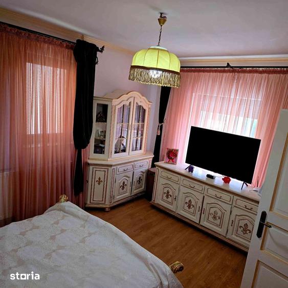 Casa central str. Obedeanu in spatele Gradinii Botanice. - 7