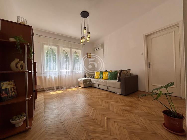 Apartament cu 2 camere semidecomandat, mobilat în Primăverii