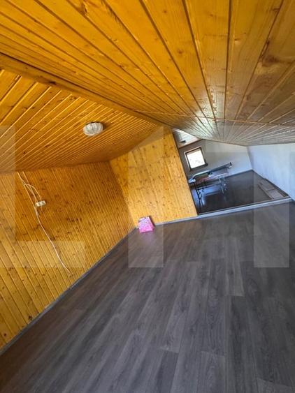 Casă individuală cu 10 camere cu Canalizare în Tudora