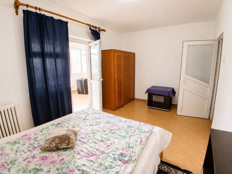Apartament cu 2 camere decomandat, mobilat în Podul de Fier