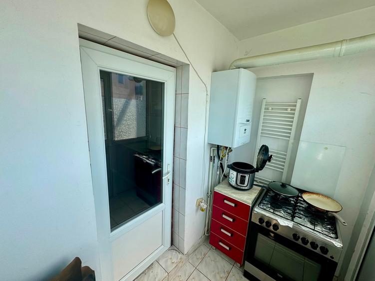 Apartament cu 3 camere decomandat în Baza 3