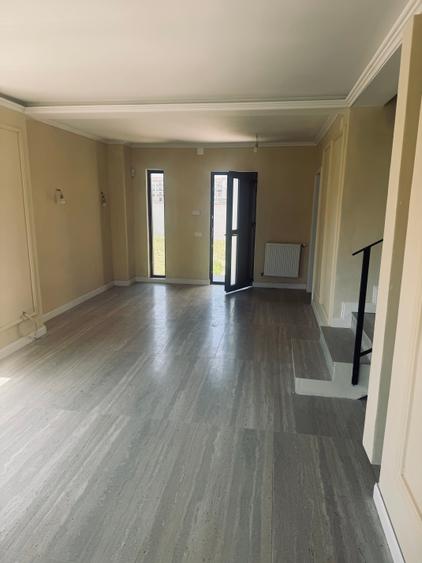 Duplex cu 4 camere cu Canalizare în Giroc