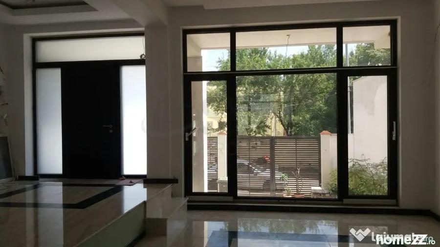 Casă cu 7 camere cu Teren 180 Mp în Floreasca