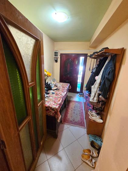Casă cu 7 camere cu Canalizare în Crângași