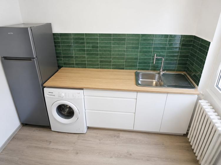Apartament cu 2 camere semidecomandat, mobilat în Podu Roș