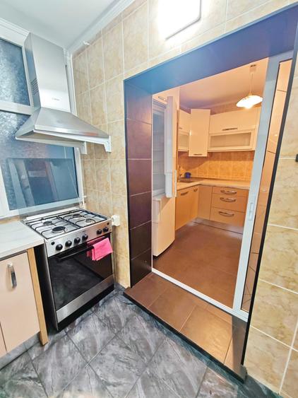 Apartament cu 3 camere decomandat în Oancea