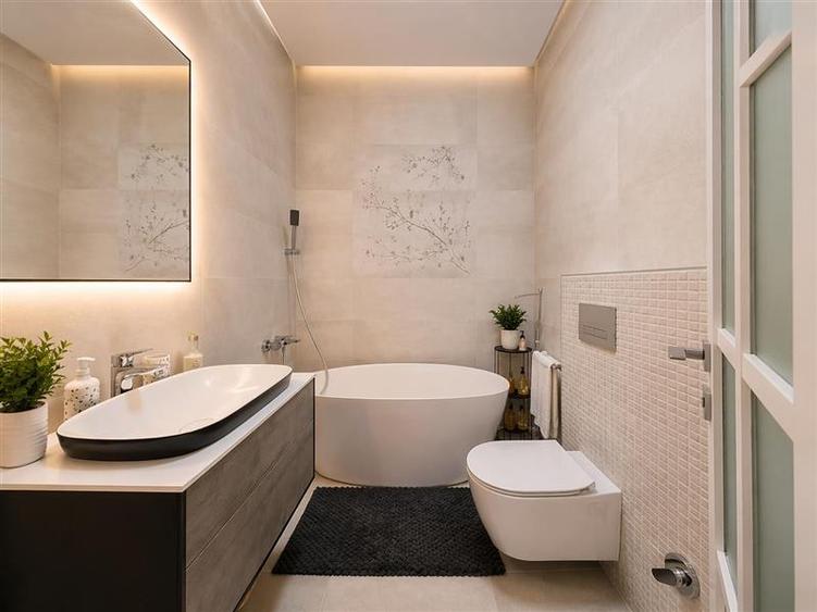 Apartament cu 3 camere decomandat, mobilat în Tractorul