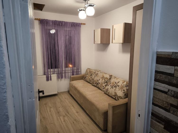 Apartament cu 3 camere semidecomandat în Lazaret