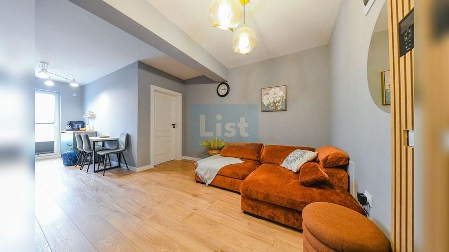 Apartament cu 3 camere semidecomandat, mobilat în Zorilor