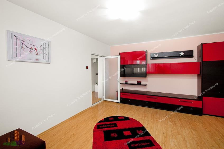 Apartament cu 2 camere decomandat în Micro 18