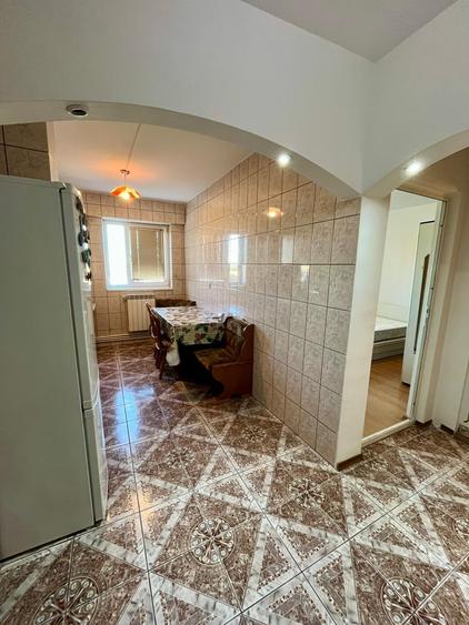 Apartament cu 2 camere decomandat în Casa de Cultură