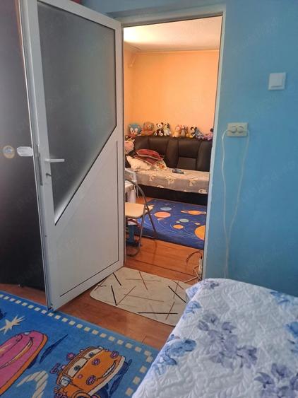 Apartament cu 2 camere semidecomandat în Micro 6