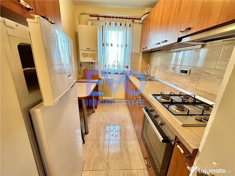 Apartament cu 3 camere semidecomandat în Alexandru cel Bun