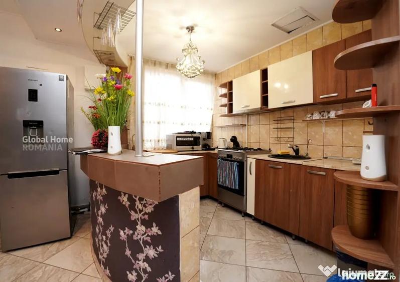 Casă cu 5 camere cu Teren 300 Mp în Tei