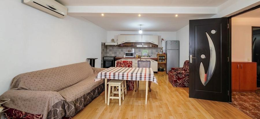 Casă individuală cu 3 camere cu Teren 200 Mp în Alexandriei