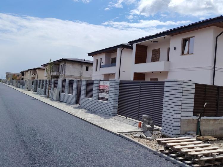 Casă cu 4 camere în Dobroești