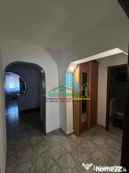Apartament cu 3 camere decomandat în Brăilei