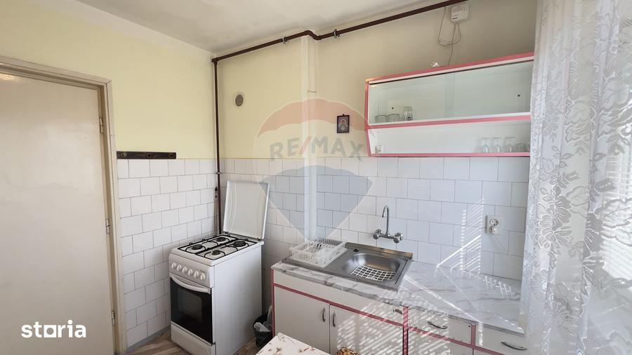 Apartament cu 3 camere semidecomandat în Podgoria