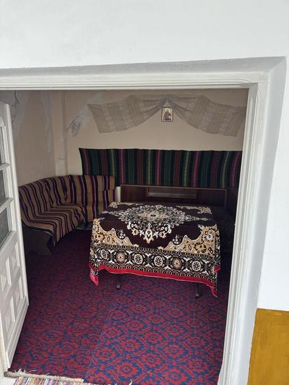 Casă cu 4 camere în Frumușani