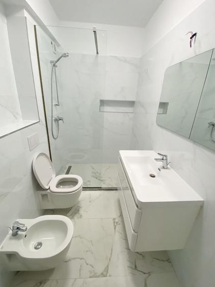 Apartament cu 3 camere, mobilat în Central
