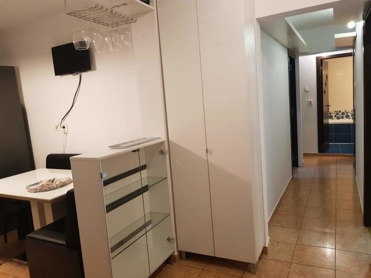 Apartament cu 3 camere decomandat în Dristor