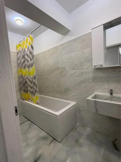 Apartament cu 3 camere decomandat, mobilat în Berceni