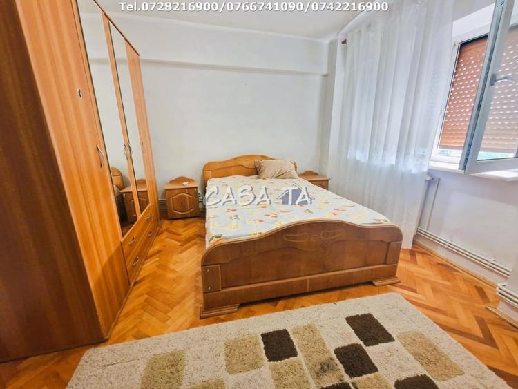 Apartament cu 3 camere decomandat în 9 Mai