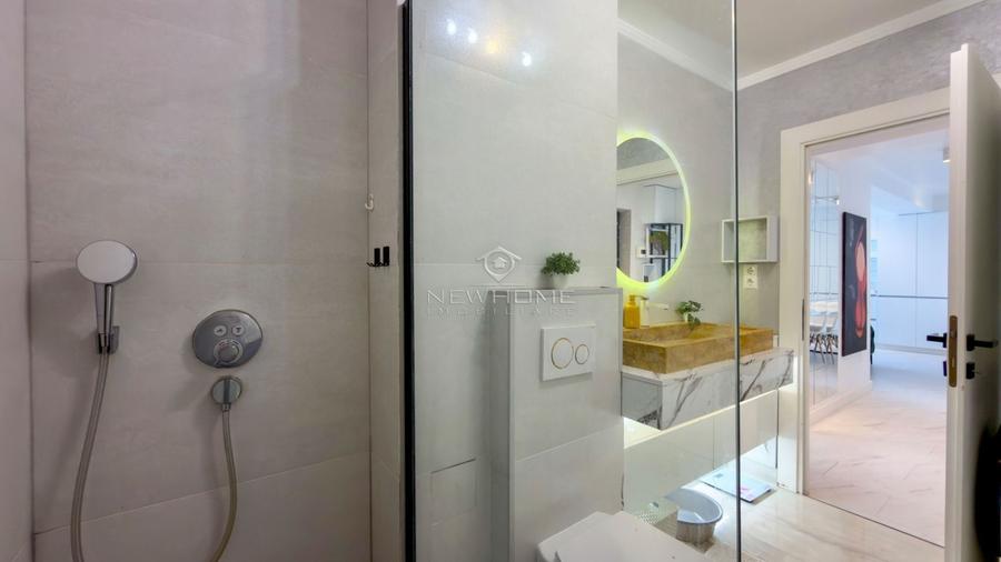 Apartament cu 2 camere semidecomandat, mobilat în Între Lacuri