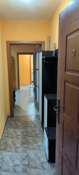 Apartament cu 3 camere semidecomandat în Basarab