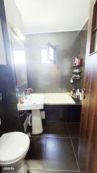 Apartament cu 4 camere decomandat în Republicii