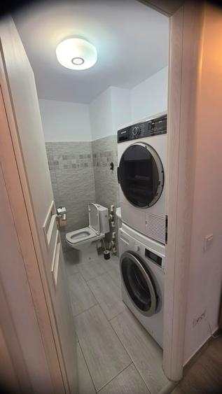 Apartament cu 3 camere semidecomandat, mobilat în Dristor