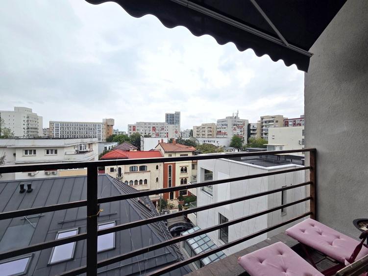 Apartament cu 3 camere semidecomandat, mobilat în Arcul de Triumf