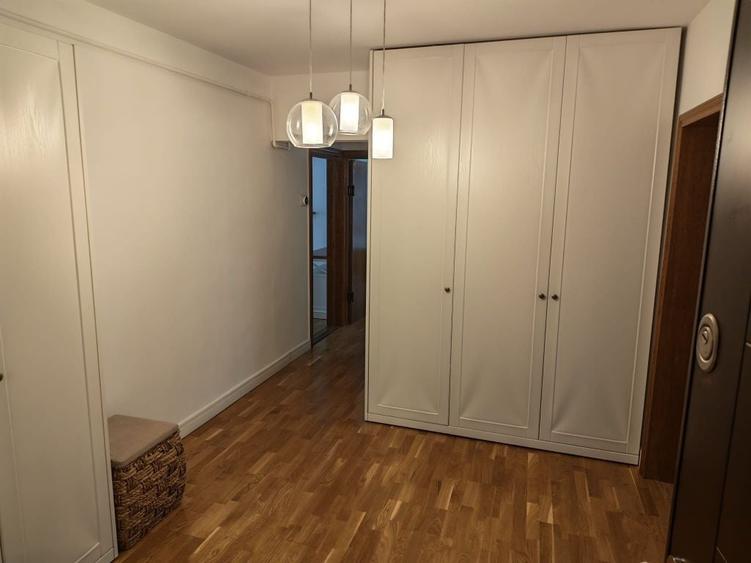 Apartament cu 3 camere decomandat în Tătărași
