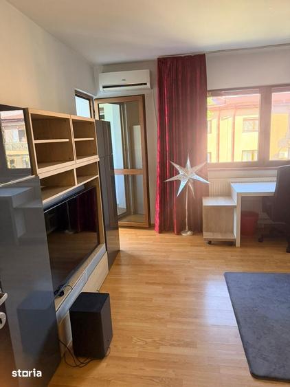 Apartament cu 2 camere semidecomandat, mobilat în Colentina