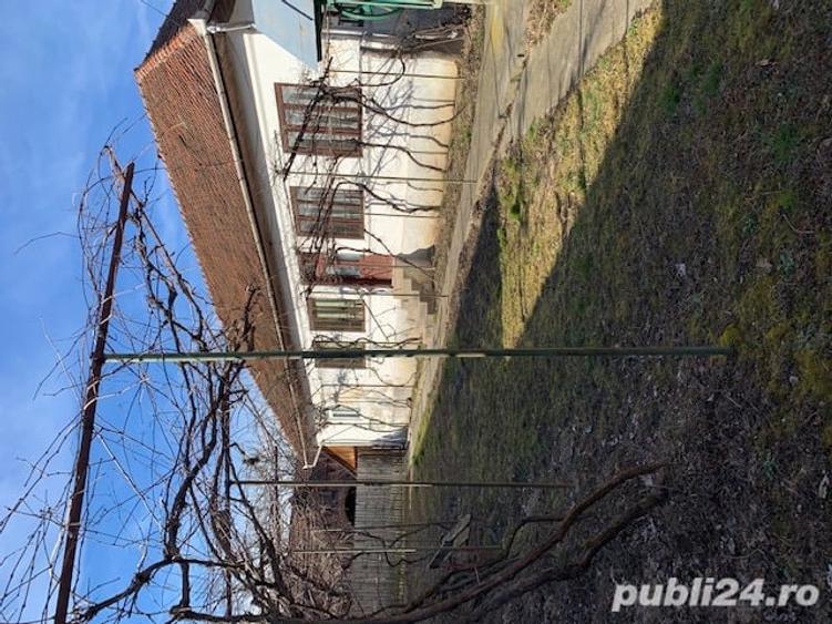 Casă cu 3 camere în Novaci