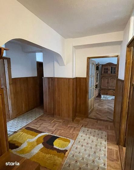 Apartament cu 4 camere în Mărăști