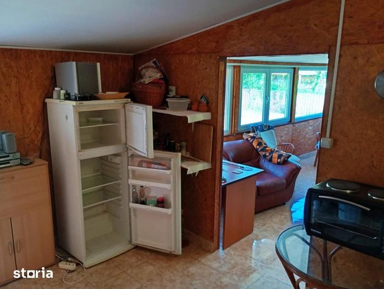 Casă cu 3 camere cu Teren 3000 Mp în Central