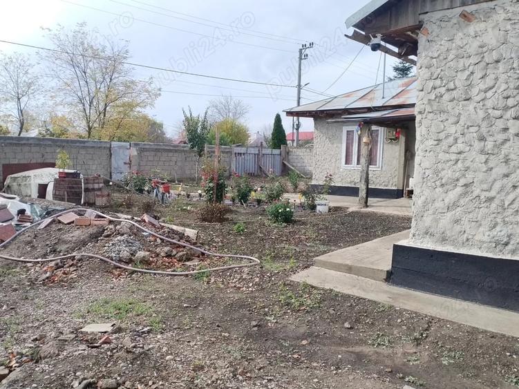 Casă cu 4 camere cu Teren 1600 Mp în Central