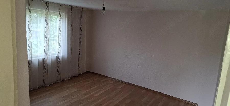 Casă cu 3 camere cu Teren 1000 Mp în Bratia din Deal