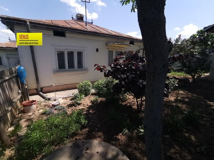 Casă individuală cu 2 camere cu Teren 1170 Mp în Central