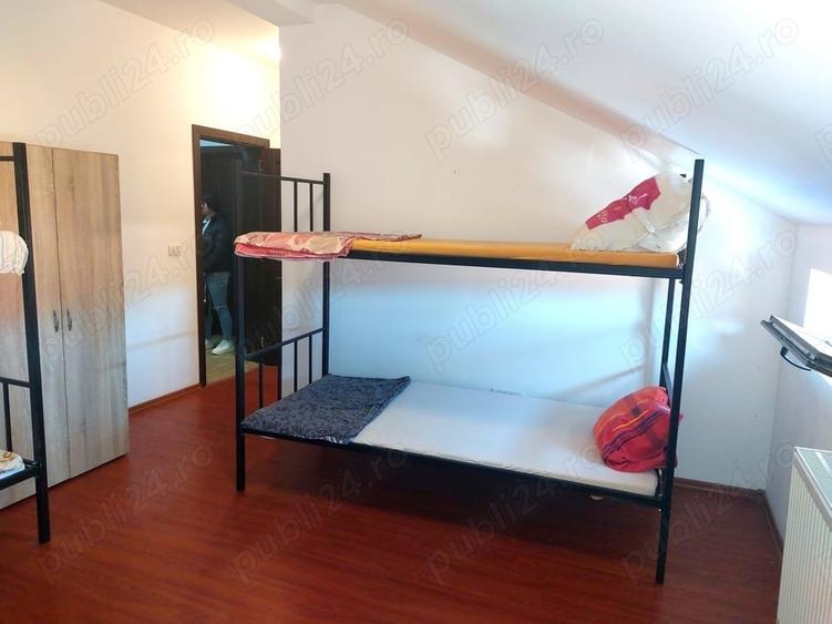 Casă cu 6 camere în Traian