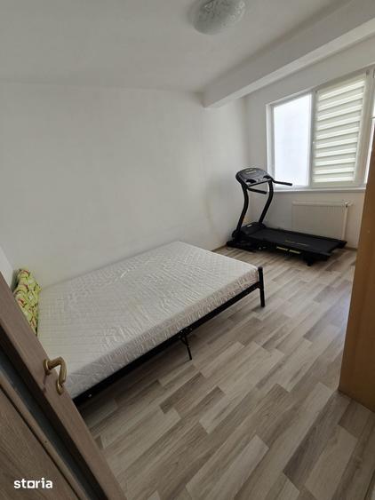 Casă cu 4 camere cu Teren 140 Mp în Florești