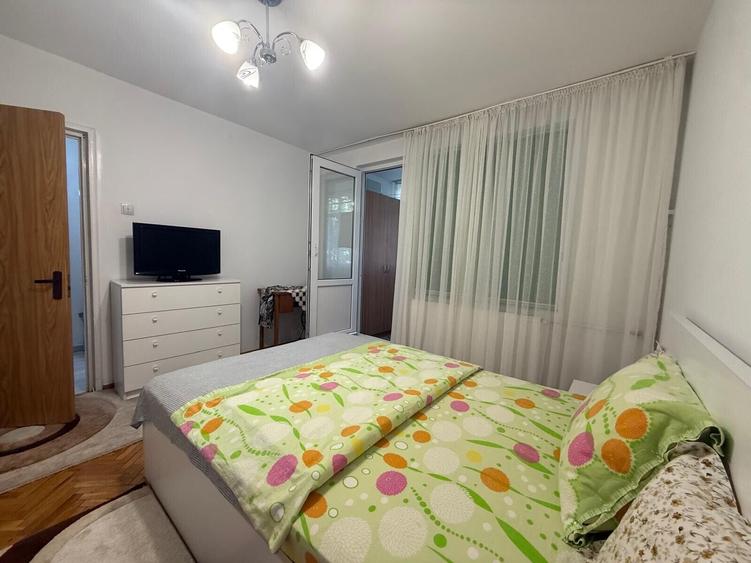Apartament cu 3 camere decomandat, mobilat în Brâncoveanu
