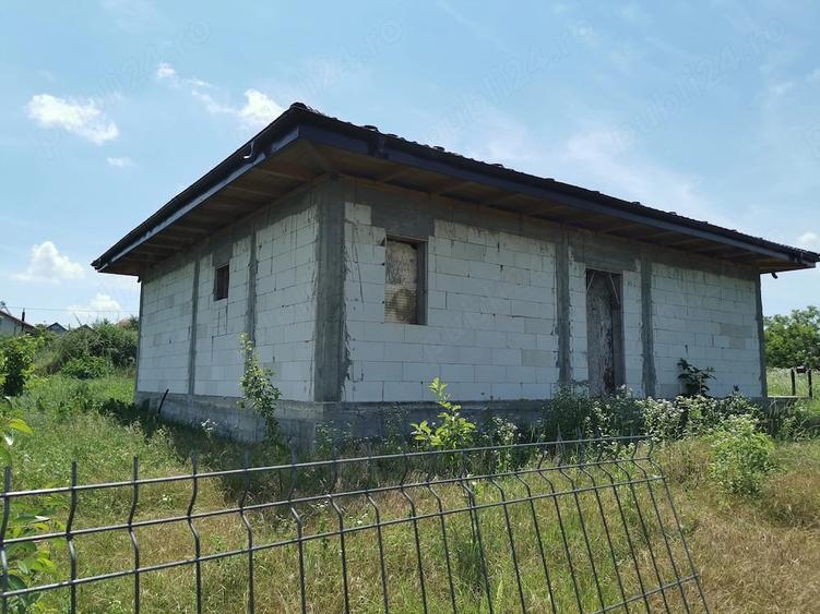 Casă cu Teren 500 Mp în Horlești