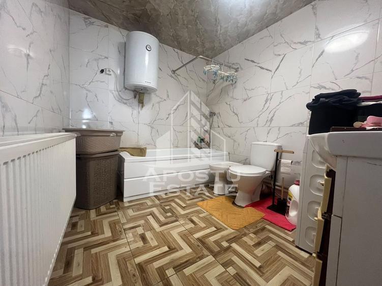 Casă individuală cu 4 camere cu Canalizare în Felnac
