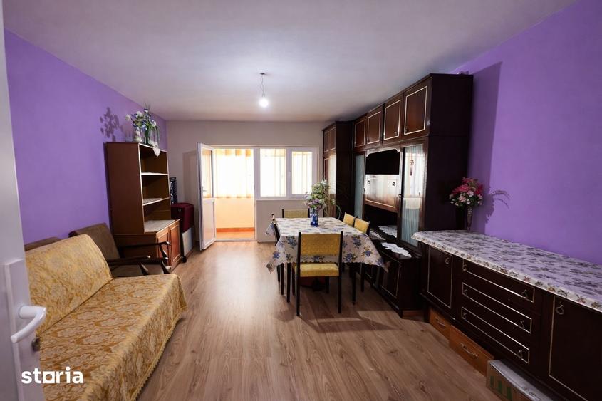 Apartament cu 3 camere decomandat în Central