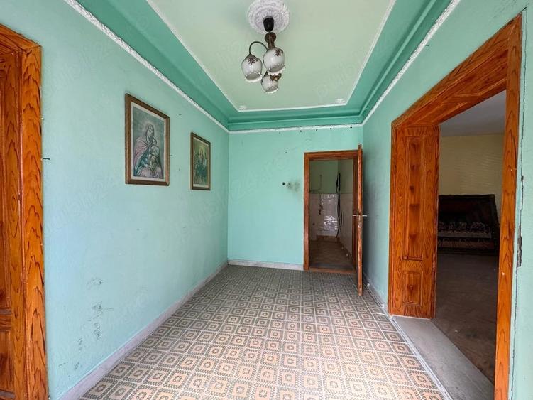 Casă cu 3 camere cu Teren 230 Mp în Central