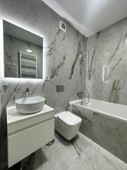 Apartament cu 3 camere semidecomandat, mobilat în Pipera