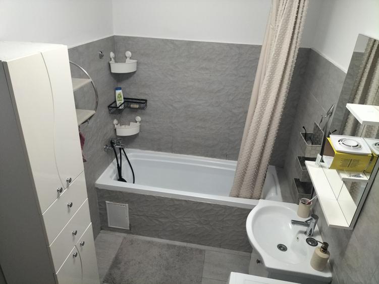 Apartament cu 2 camere decomandat în Valea Mare