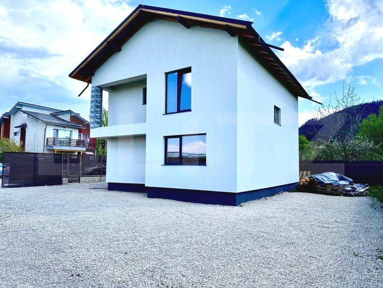 Casă individuală cu 5 camere cu Teren 450 Mp în Electroprecizia